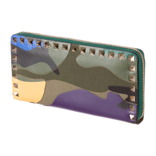 2017新作 ヴァレンティノスーパーコピー ヴァレンティノ ROCKSTUD CAMOFLAUGE WALLET 財布